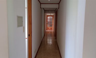 Casa En Venta De 6 Dormitorios En Pirque, Camino San Vicente