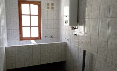 Casa En Venta De 6 Dormitorios En Pirque, Camino San Vicente