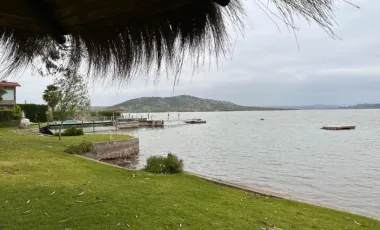 Casa En Venta De 5 Dorm. En Las Cabras