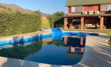 Casa En Venta De 4 Dorm. En Machalí