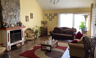 Casa En Venta De 4 Dorm. En Machalí