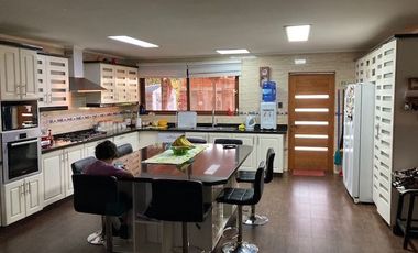 Casa En Venta De 4 Dorm. En Machalí