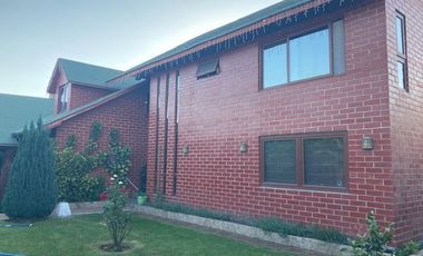 Casa En Venta De 4 Dorm. En Machalí