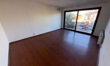 Amplia Casa En Venta De 4 Dorm. En Sector Residencial Rgua.