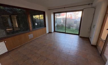 Amplia Casa En Venta De 4 Dorm. En Sector Residencial Rgua.