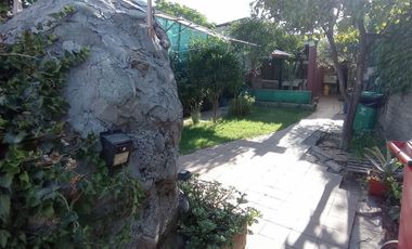 Casa En Venta 2d+1b. 250 M2. San Joaquín.