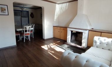 Casa En Venta 2d+1b. 250 M2. San Joaquín.