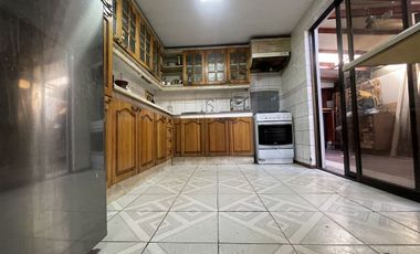 Casa En Venta De 4 Dorm. En La Granja