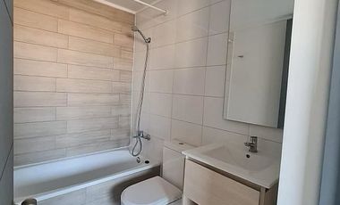 Departamento En Venta De 2 Dorm. 2 B, Arturo Pratt