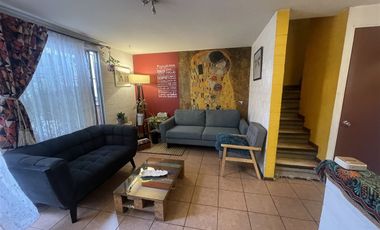 Casa En Venta De 5 Dorm. En Quilicura