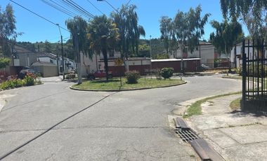 Casa En Venta De 4 Dorm. 3 Baños En Concepción