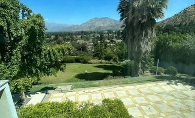 Casa En Venta De 5 Dorm. En Pirque