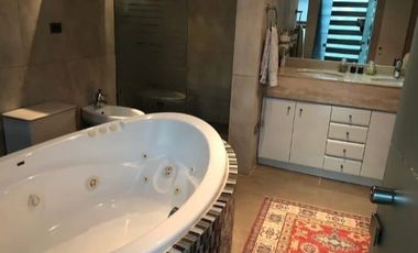 Casa En Venta De 5 Dorm. En Pirque