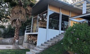 Casa En Venta De 5 Dorm. En Pirque