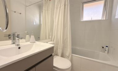 Casa En Venta De 4 Dorm. En Lampa