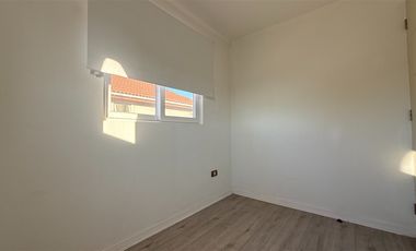 Casa En Venta De 4 Dorm. En Lampa