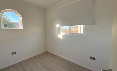Casa En Venta De 4 Dorm. En Lampa