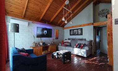 Venta De Acogedora Casa Con 3d Y 1b En Pudahuel