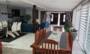 Casa Parcela En Venta De 5 Dorm. En Yerbas Buenas