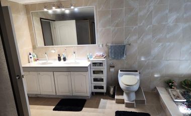 Casa Parcela En Venta De 5 Dorm. En Yerbas Buenas