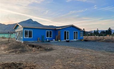 Casa En Venta De 3 Dorm. En Tiltil