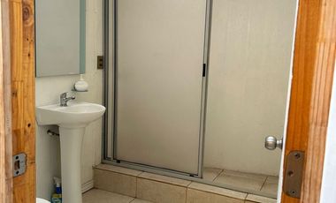 Casa En Venta Oportunidad De 5 Dorm. En Peñaflor