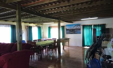 Casa En Venta De 4 Dorm. 2 Baños En Linares