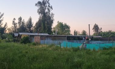 Casa En Venta De 4 Dorm. 2 Baños En Linares