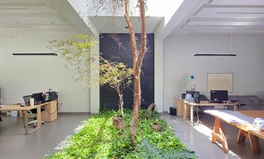 EDIFICIO PARA OFICINAS EN VENTA DE 2 NIVELES EN EXCLUSIVA ZONA COMERCIAL