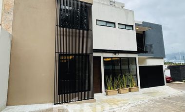 Casa en venta en Fracc. Privado Monte Magno – Diseño moderno en esquina