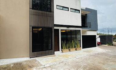 Casa en venta en Fracc. Privado Monte Magno – Diseño moderno en esquina