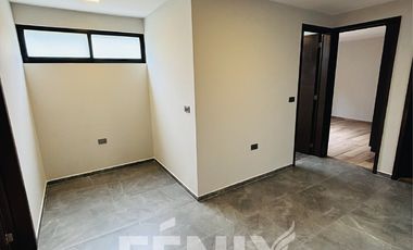 Casa en venta en Fracc. Privado Monte Magno – Diseño moderno en esquina