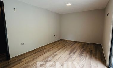 Casa en venta en Fracc. Privado Monte Magno – Diseño moderno en esquina