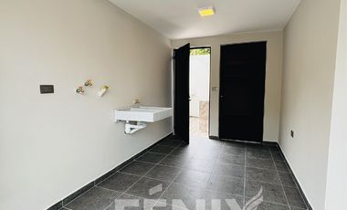 Casa en venta en Fracc. Privado Monte Magno – Diseño moderno en esquina