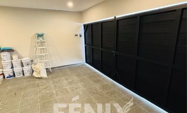 Casa en venta en Fracc. Privado Monte Magno – Diseño moderno en esquina