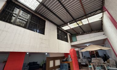 Renta de Bodega Comercial sobre Autopista México Toluca