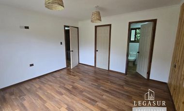 Casa En Venta De 4 Dorm. En Los Lagos
