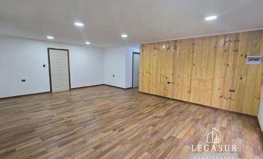 Casa En Venta De 4 Dorm. En Los Lagos