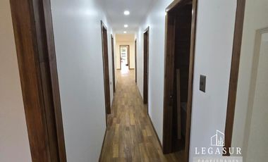Casa En Venta De 4 Dorm. En Los Lagos