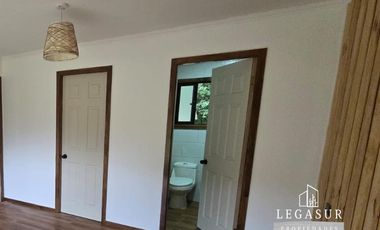 Casa En Venta De 4 Dorm. En Los Lagos