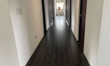 Casa En Venta De 8 Dorm. En Linares