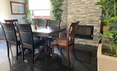 Casa En Venta De 8 Dorm. En Linares