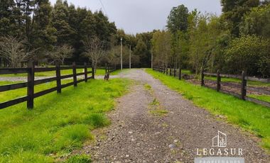 Casa En Venta De 4 Dorm. En Los Lagos