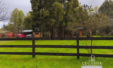 Casa En Venta De 4 Dorm. En Los Lagos