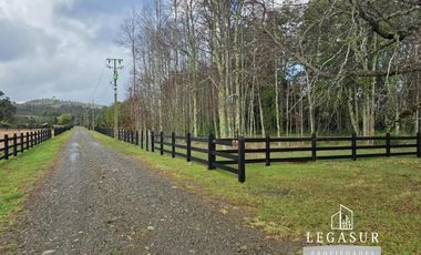 Casa En Venta De 4 Dorm. En Los Lagos