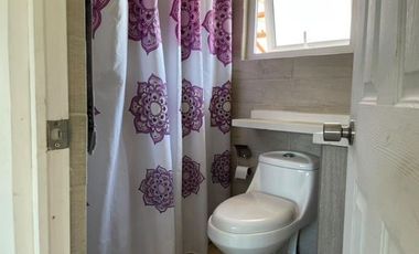 Venta Parcela Con Hermosa Casa De 3 Dorm. En Yerbas Buenas