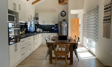 Venta Parcela Con Hermosa Casa De 3 Dorm. En Yerbas Buenas