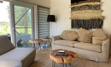 Venta Parcela Con Hermosa Casa De 3 Dorm. En Yerbas Buenas