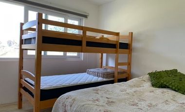 Venta Parcela Con Hermosa Casa De 3 Dorm. En Yerbas Buenas