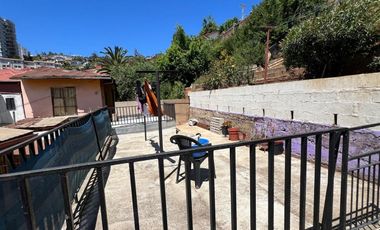 Amplia Casa En Cerro Bellavista, En Valparaíso